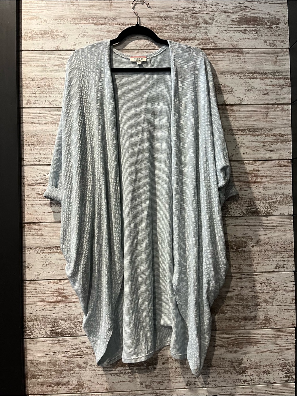 ANDRÉE BY UNIT Light Gray Pullover Top
